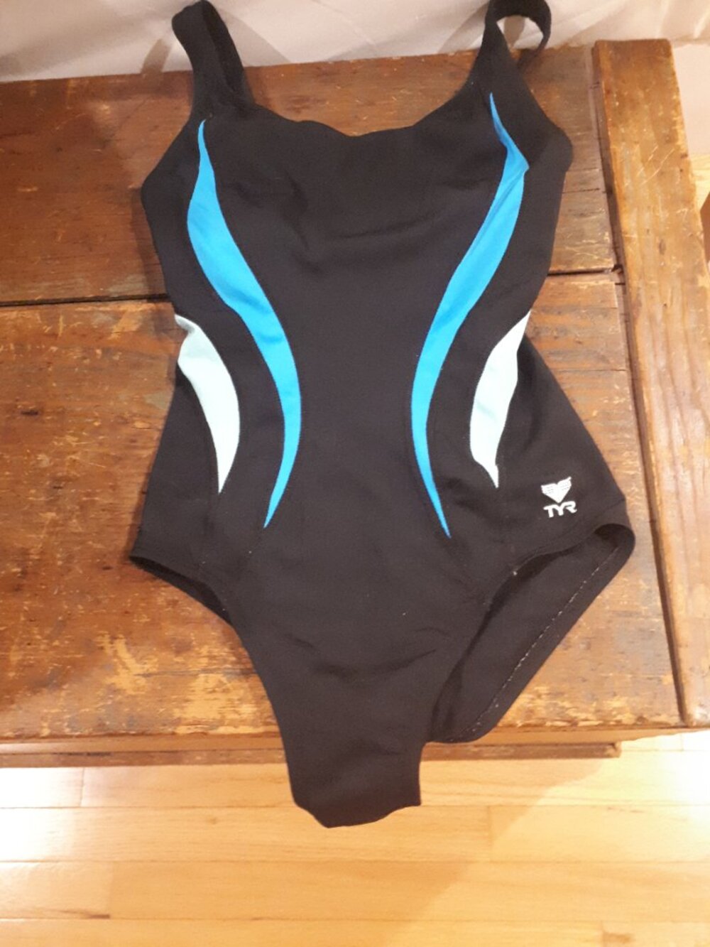 TYR lined and supported cups bathing suit size 6